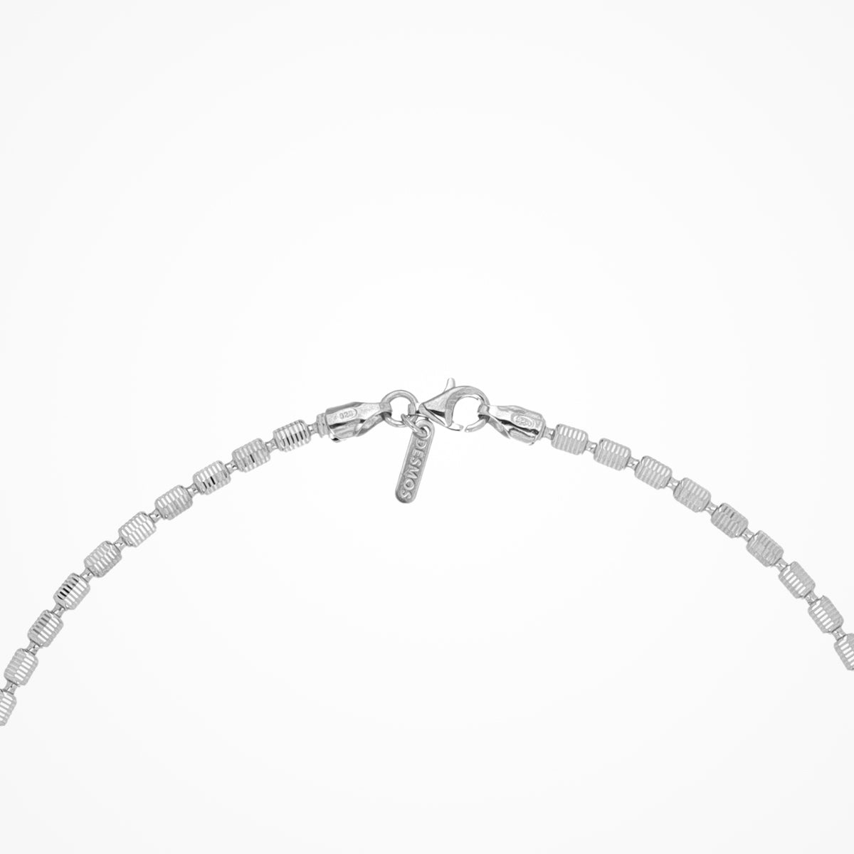 Collana Desmos in argento con piccoli cilindri ottagonali