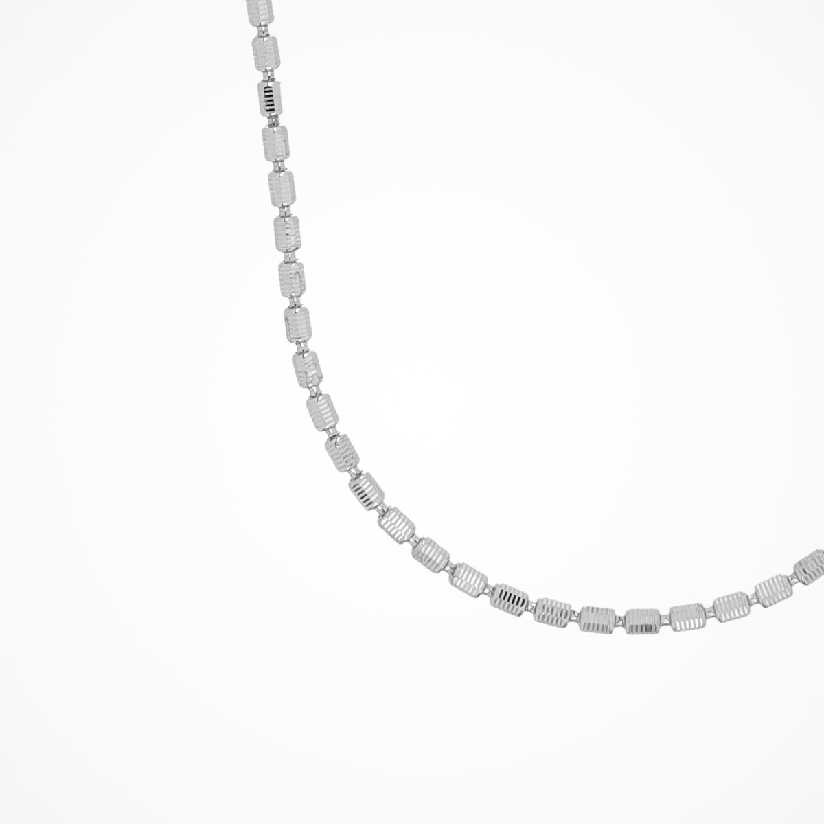 Collana Desmos in argento con piccoli cilindri ottagonali